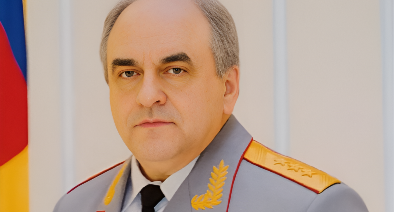 Азаров Виталий Михайлович