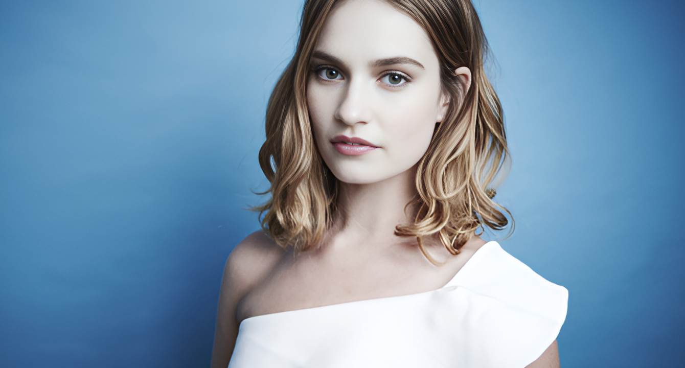 Лили Джеймс